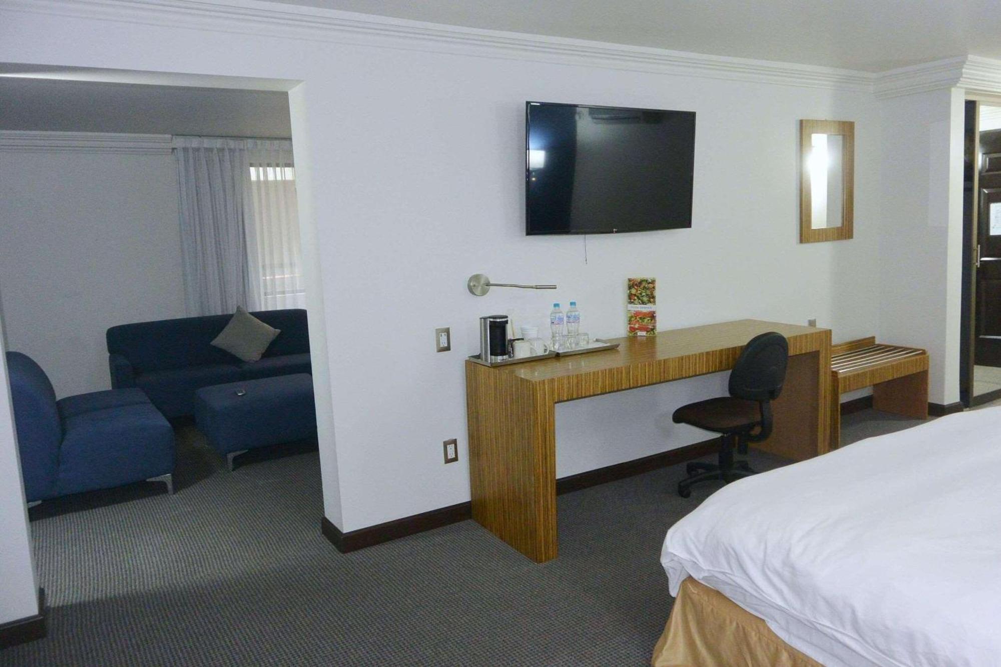 Radisson Hotel & Convention Center Toluca Eksteriør billede