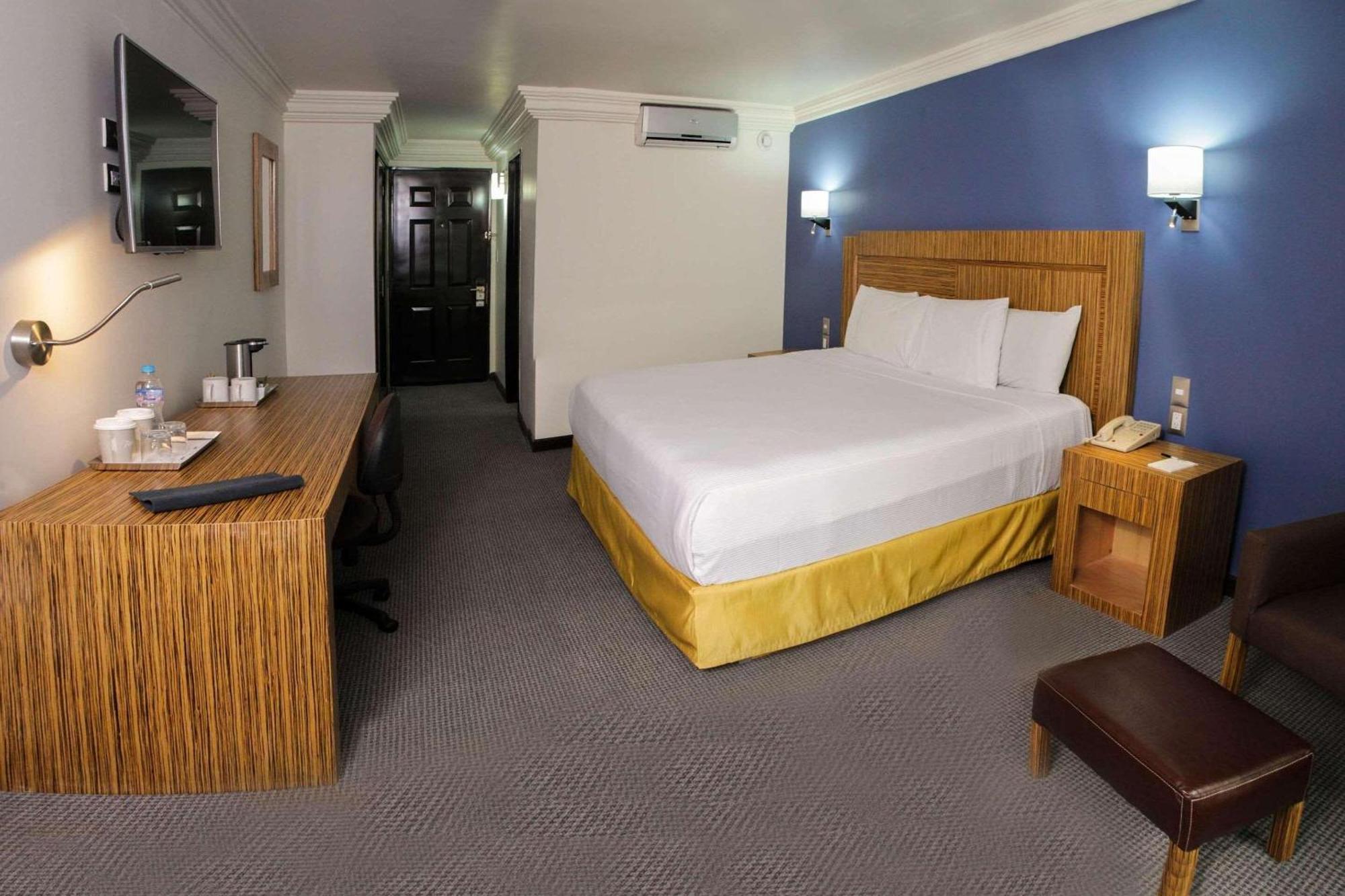 Radisson Hotel & Convention Center Toluca Eksteriør billede