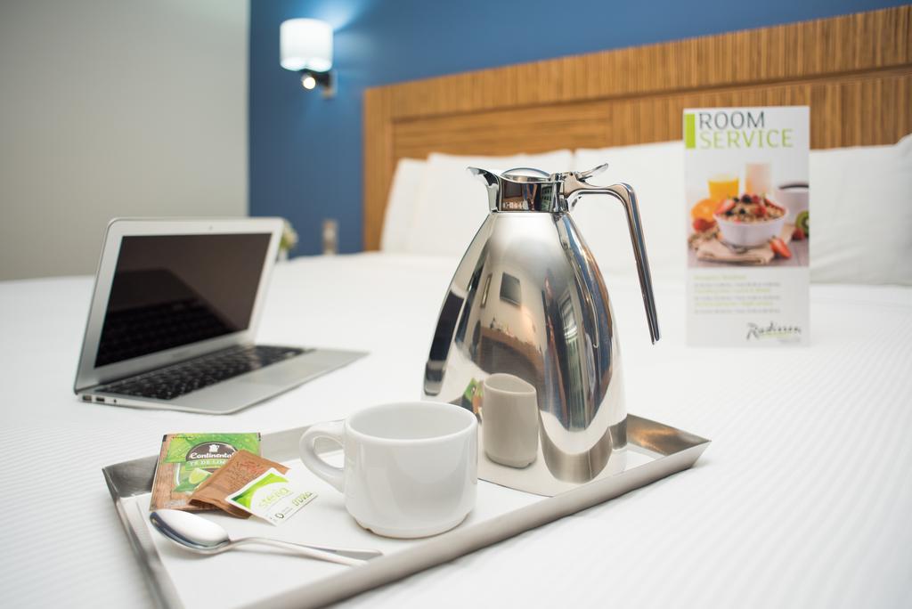 Radisson Hotel & Convention Center Toluca Eksteriør billede
