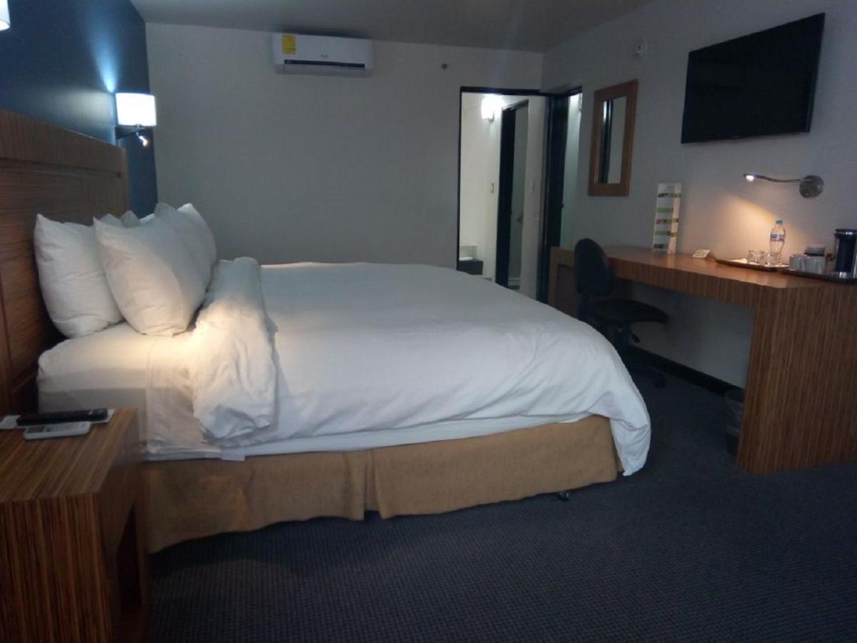 Radisson Hotel & Convention Center Toluca Eksteriør billede