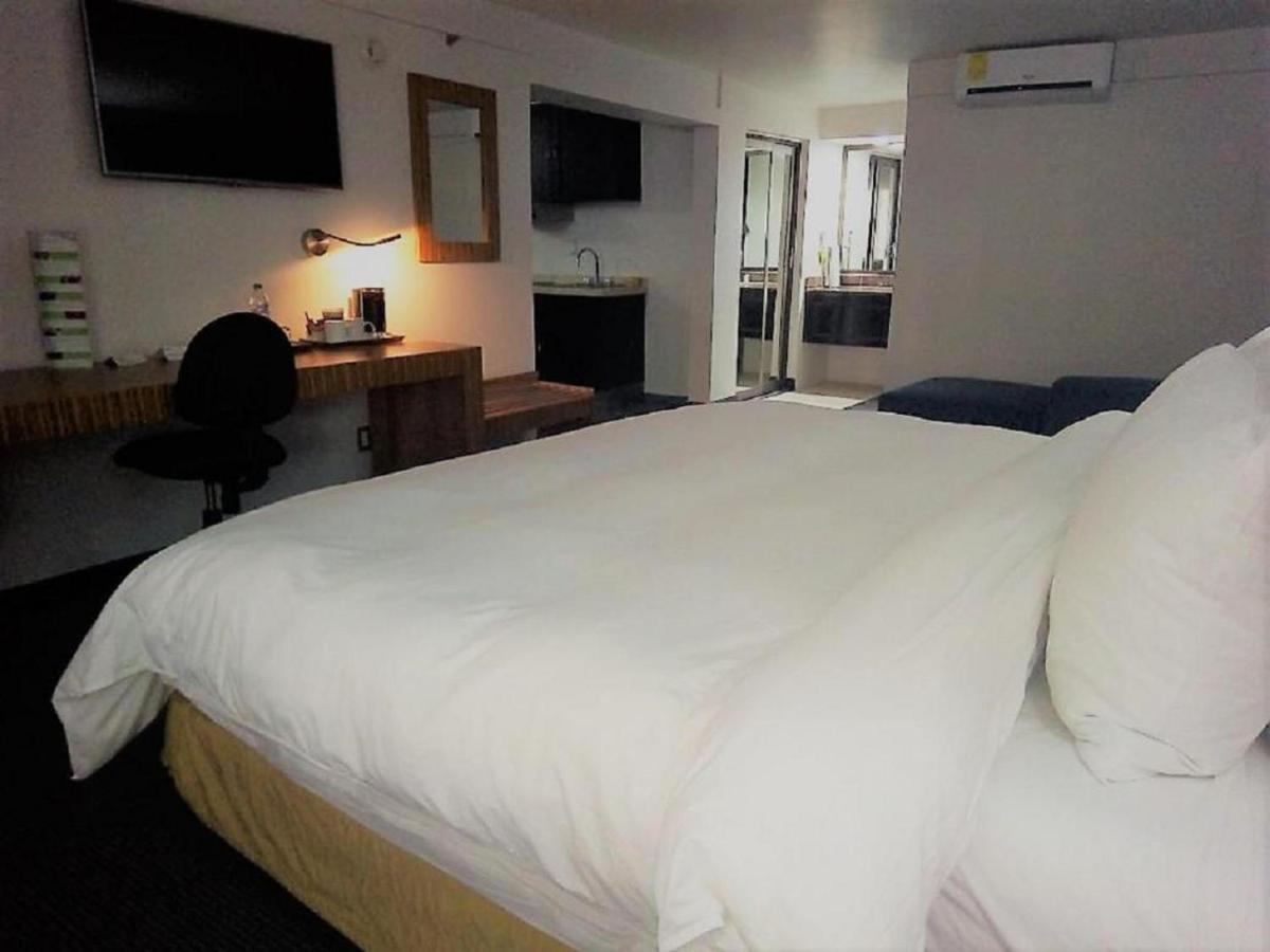 Radisson Hotel & Convention Center Toluca Eksteriør billede